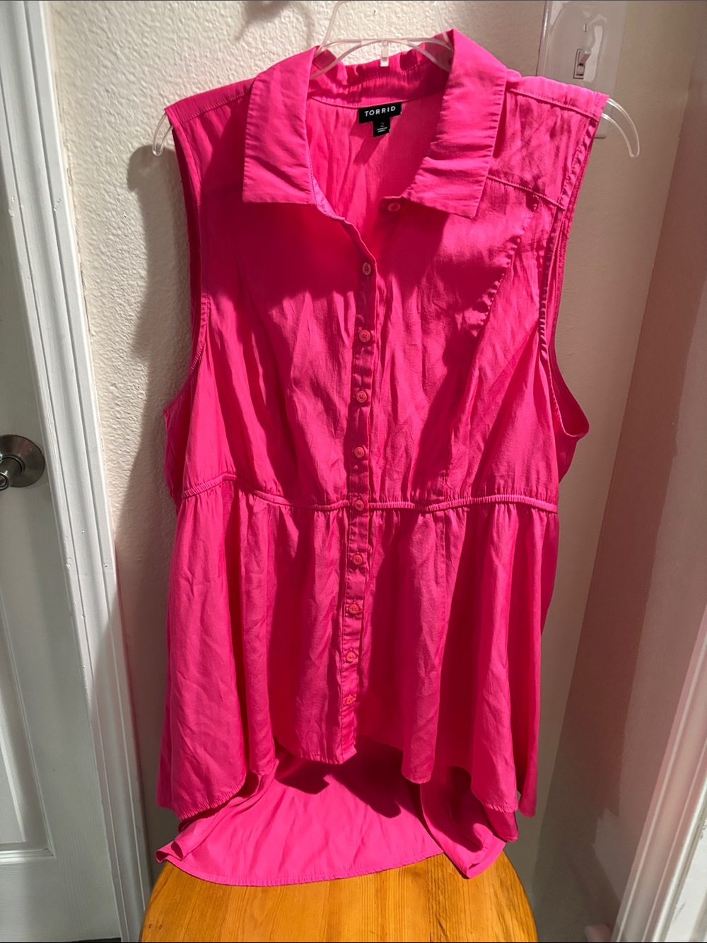 torrid Bright Hot Pink Sleeveless Button-Front Peplum Tunic 2